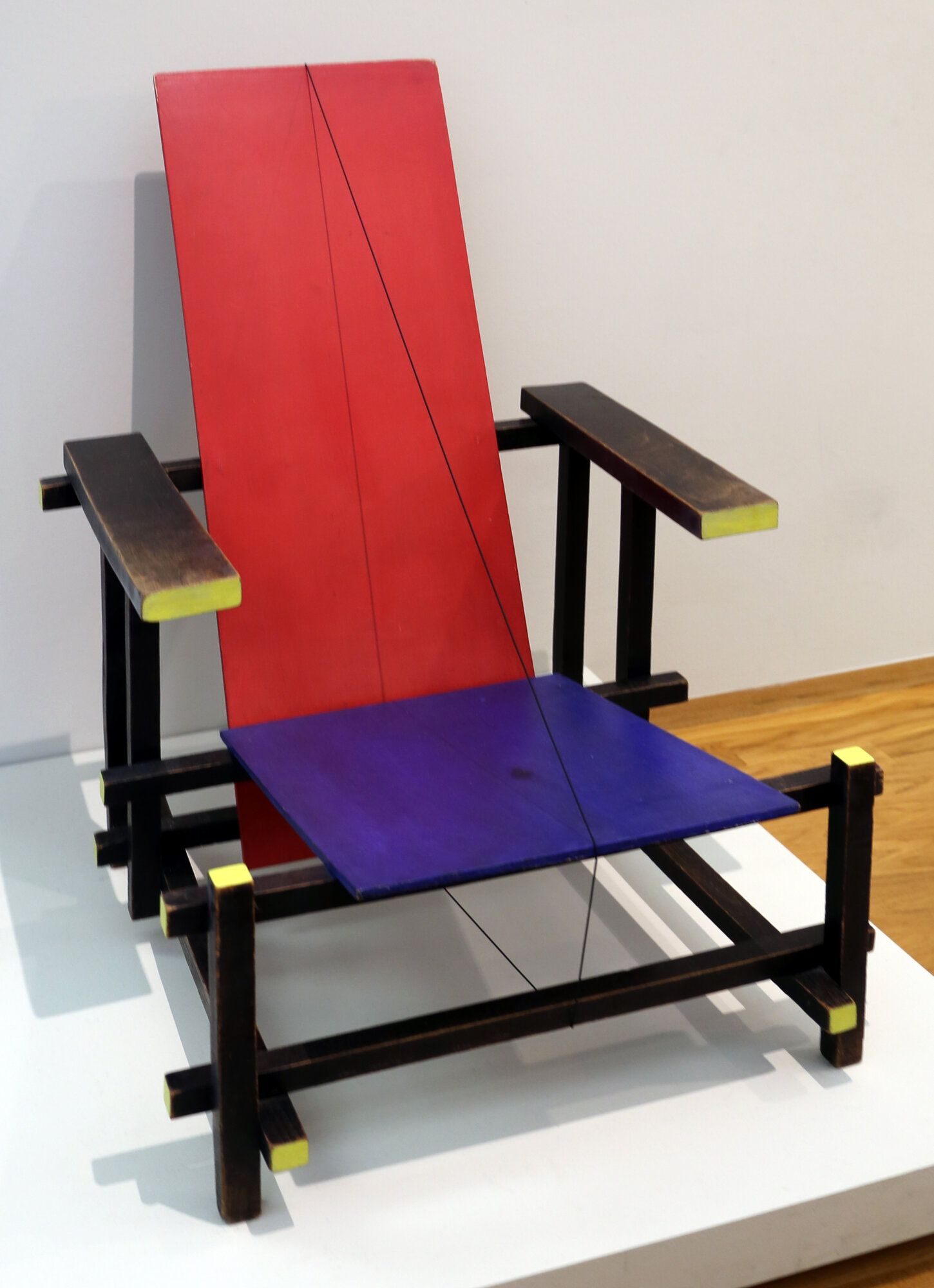 Gerrit Rietveld, Red and Blue Chair, 1918 (painted 1923), Kunstmuseum Den Haag