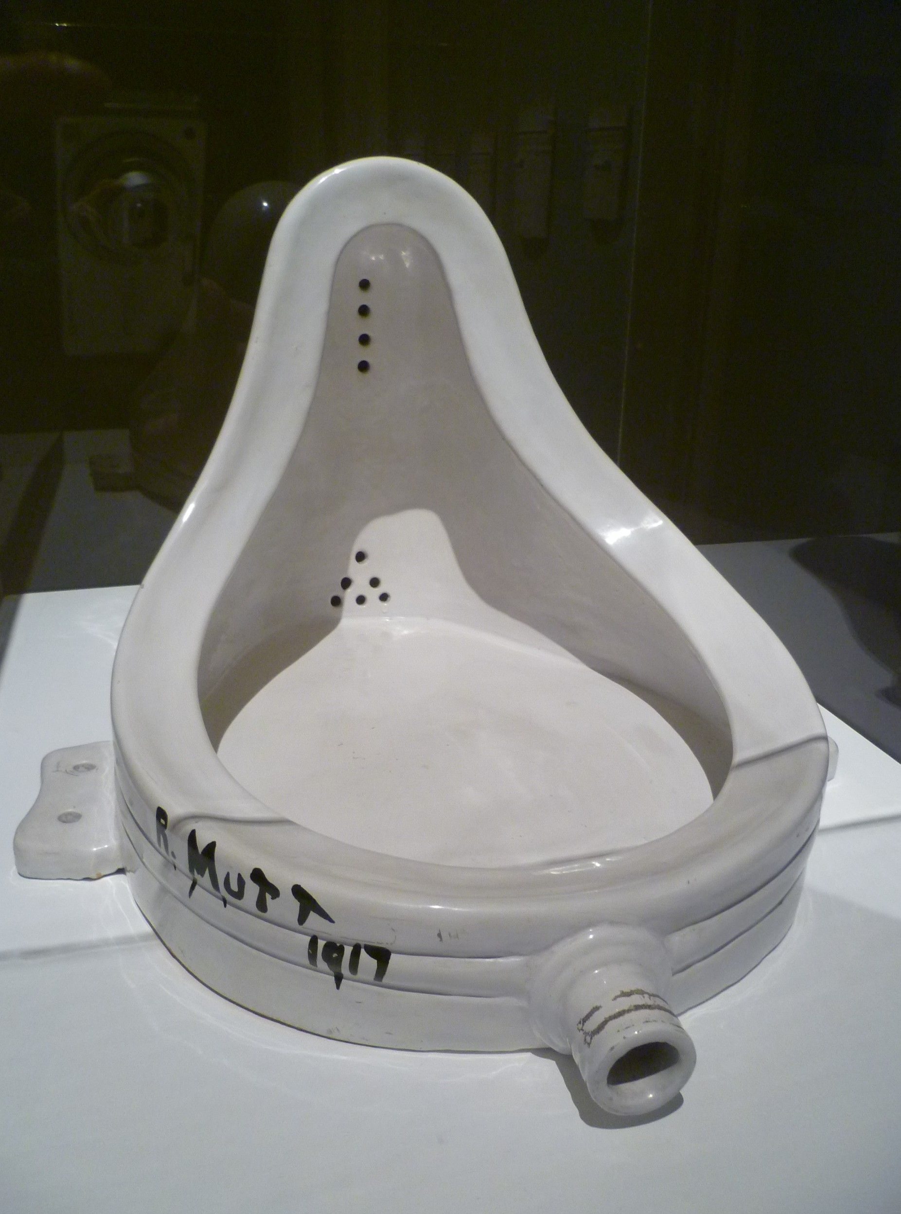 Marcel Duchamp, Fountain, 1917 (replica)